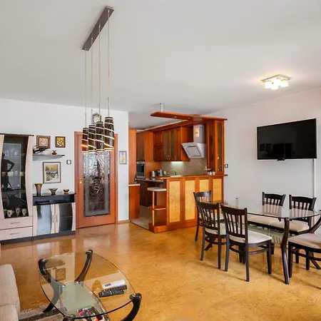 Apartament Vintage And Cozy 2bd In Prime Location *