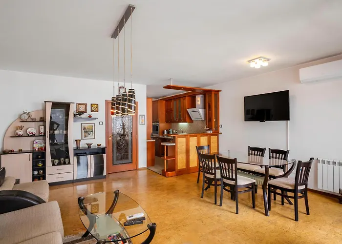 Διαμέρισμα Vintage And Cozy 2bd In Prime Location By Flat Mаnager *